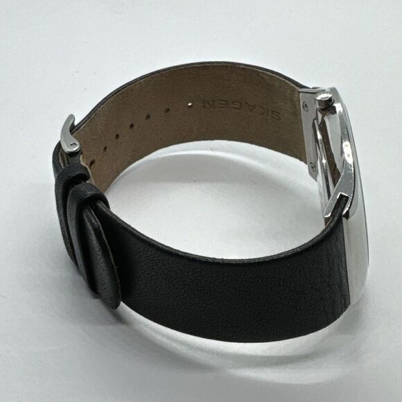 Skagen SKW6115 Women\'s Black Leather Analog Dial Quartz Wrist Watch AEA266